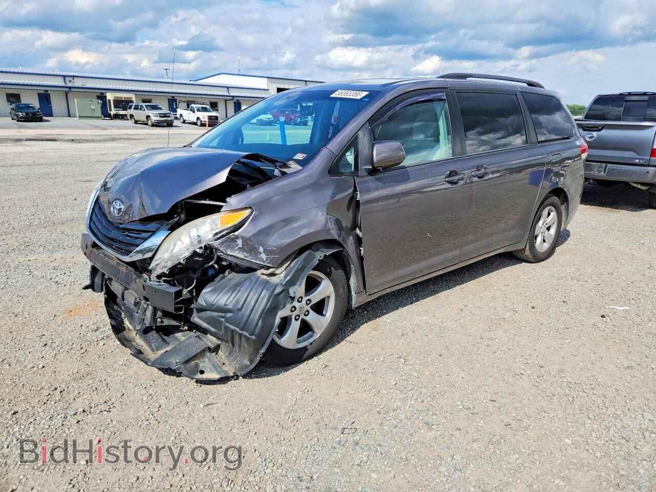 Фотография 5TDKK3DCXDS388351 - TOYOTA SIENNA 2013