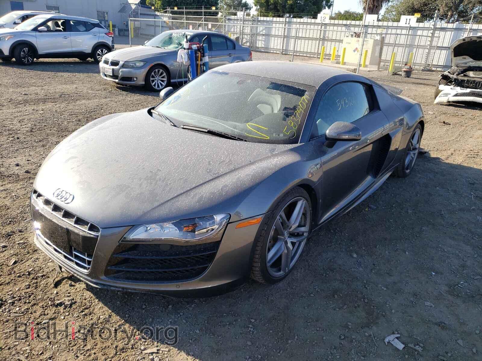 2010 AUDI R8 - VIN: WUAANAFG1AN002640 - Фото 2