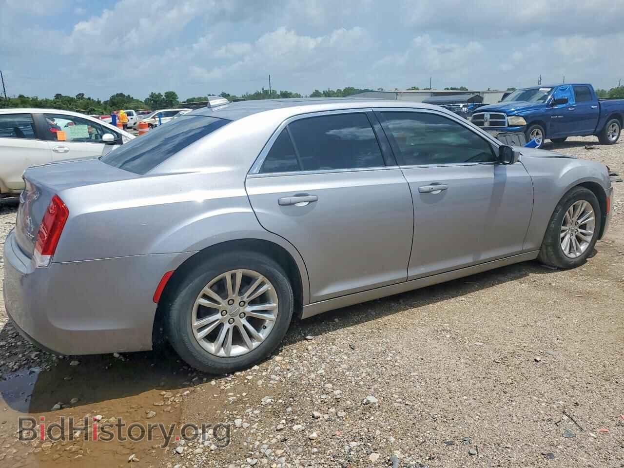 2017 CHRYSLER 300 - VIN: 2C3CCAAG6HH662103 - Photo 3