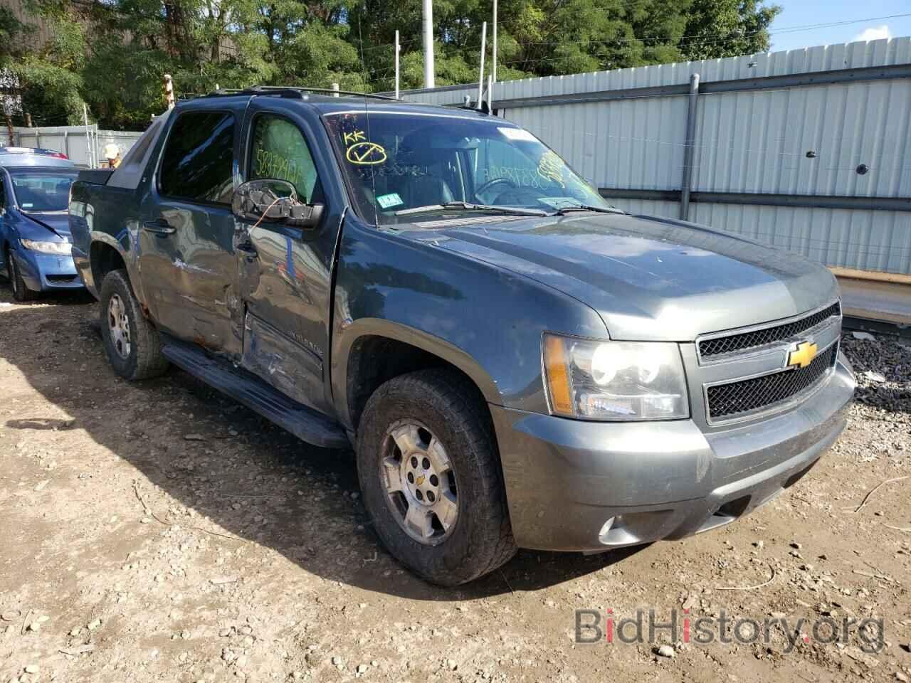 Photo 3GNTKFE33BG267099 - CHEVROLET AVALANCHE 2011