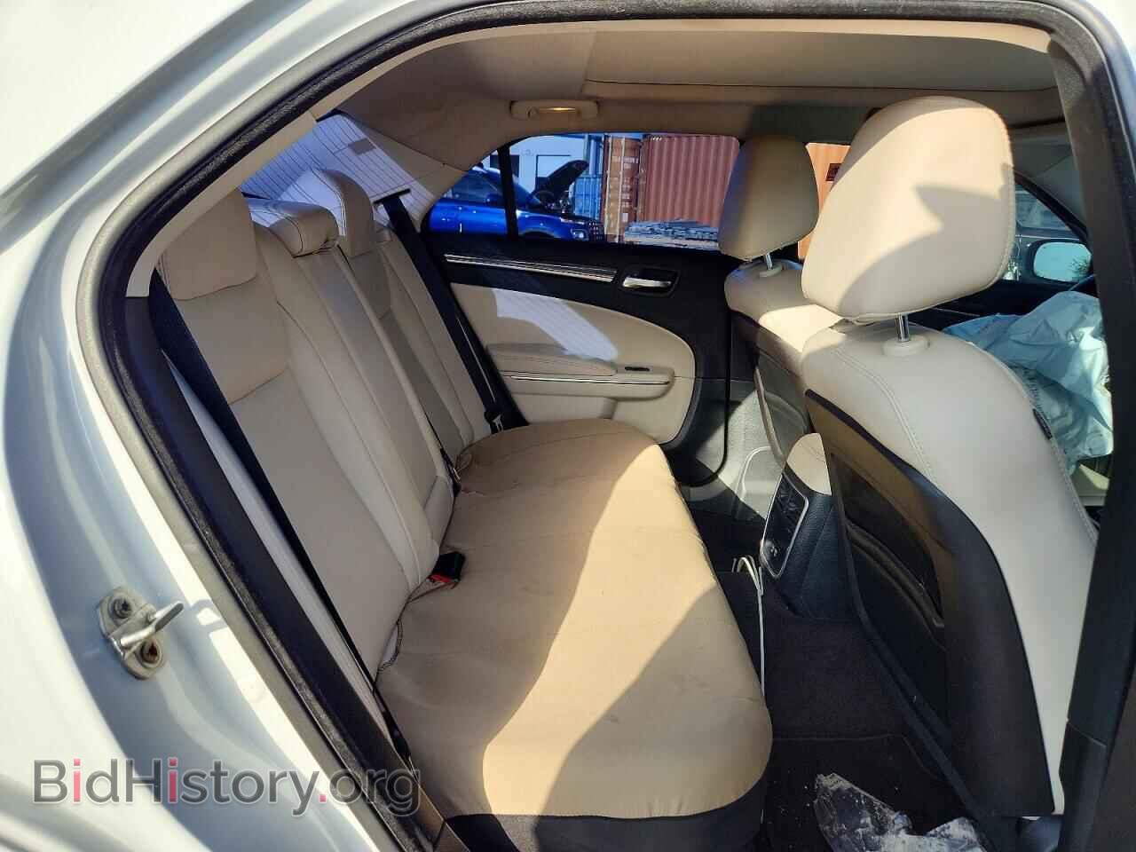 2017 CHRYSLER 300 - VIN: 2C3CCAAG3HH552688 - Фото 10
