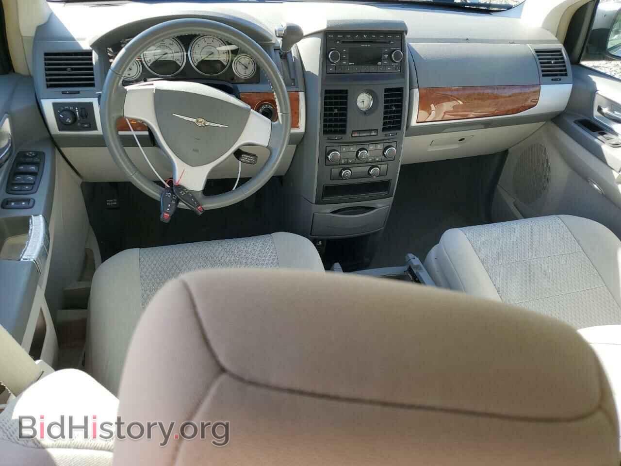 2008 CHRYSLER MINIVAN - VIN: 2A8HR54P78R610615 - Фото 8