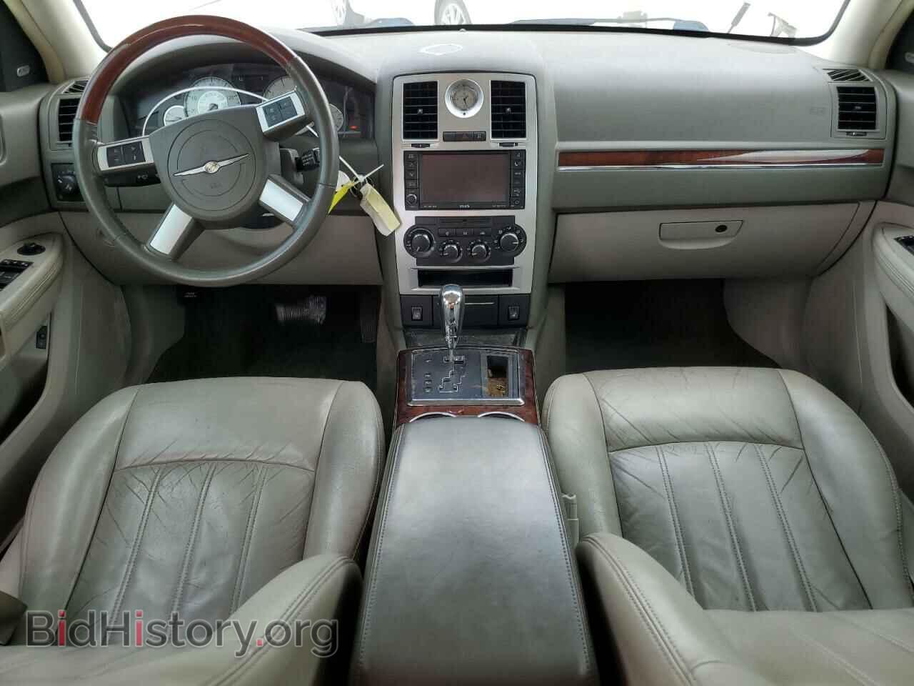 2009 CHRYSLER 300 - VIN: 2C3KA63T39H580744 - Фото 8