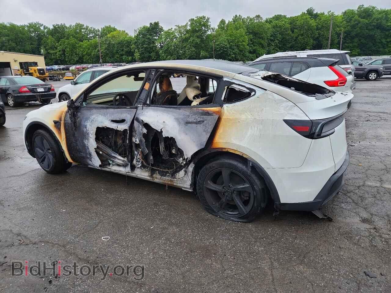 2026 TESLA MODEL Y - VIN: 7SAYGDEE2TF333805 - Фото 2