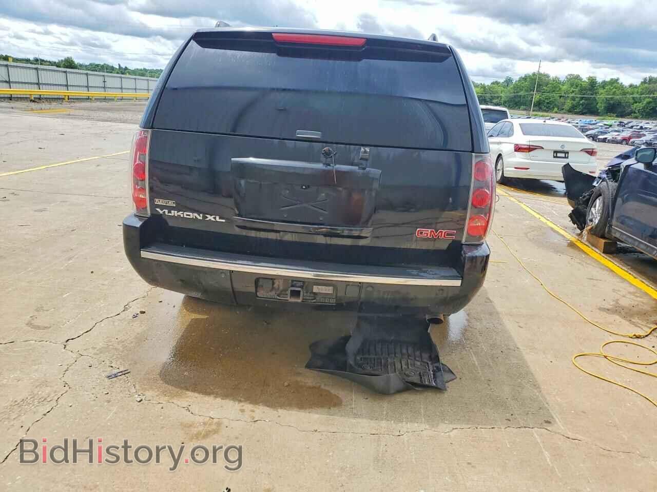 2011 GMC YUKON - VIN: 1GKS2MEF6BR200245 - Photo 6