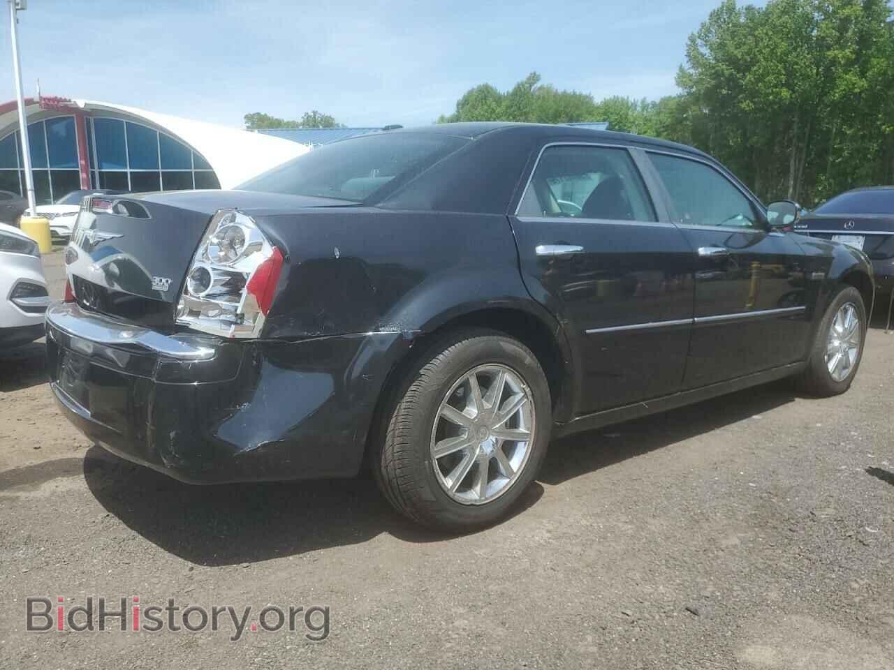 2010 CHRYSLER 300 - VIN: 2C3CK3CV3AH217611 - Фото 3