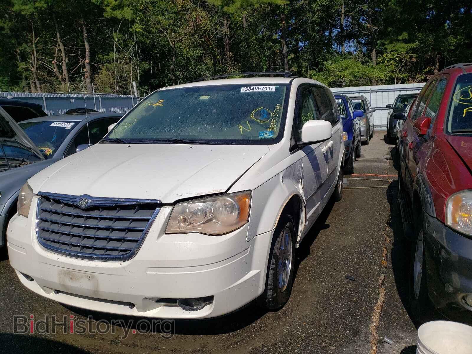 2009 CHRYSLER MINIVAN - VIN: 2A8HR54189R637593 - Фото 2