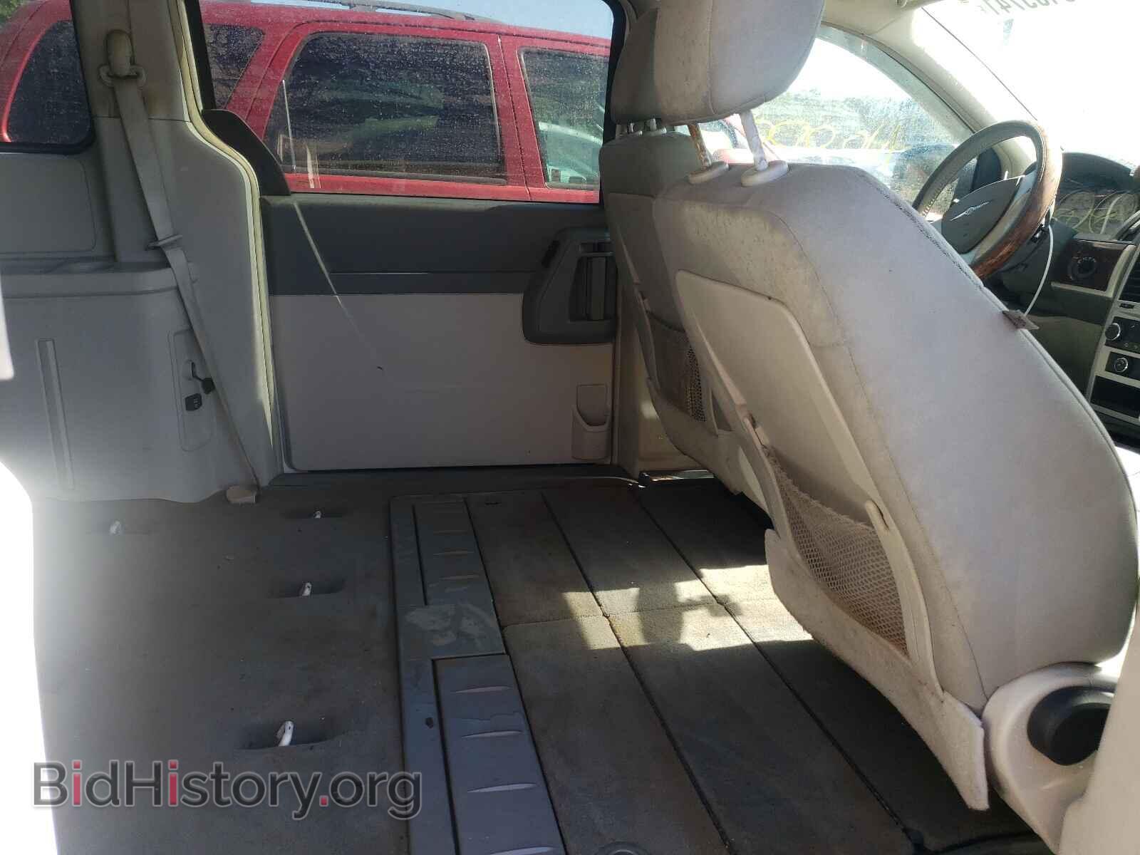2009 CHRYSLER MINIVAN - VIN: 2A8HR54189R637593 - Фото 6