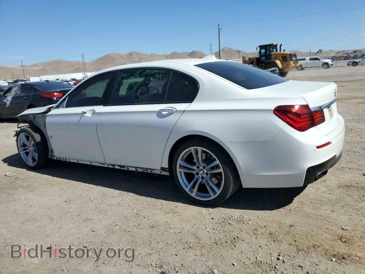 2015 BMW 7 SERIES - VIN: WBAYE4C53FD139055 - Фото 2