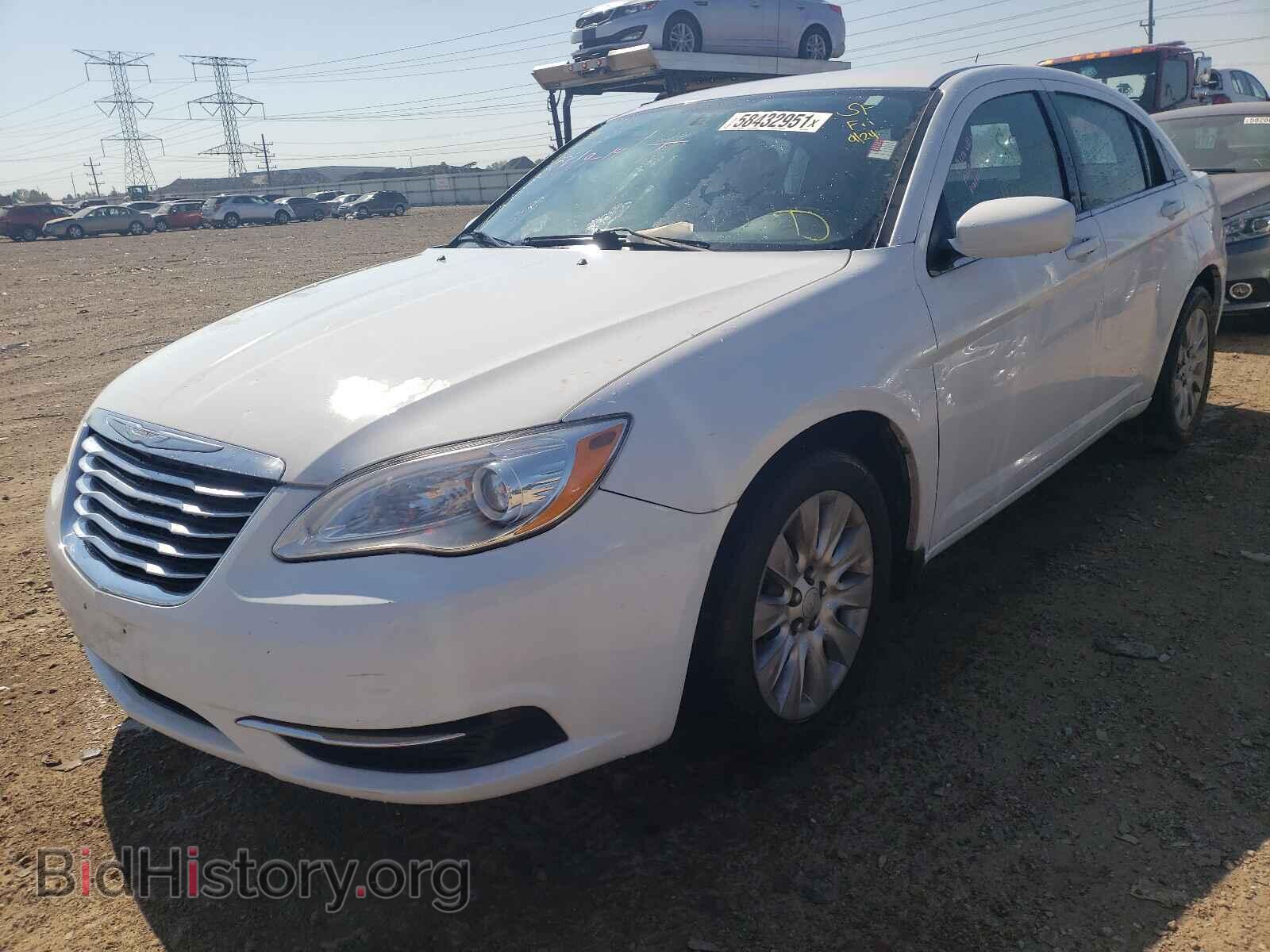 2013 CHRYSLER 200 - VIN: 1C3CCBAB8DN642432 - Фото 2