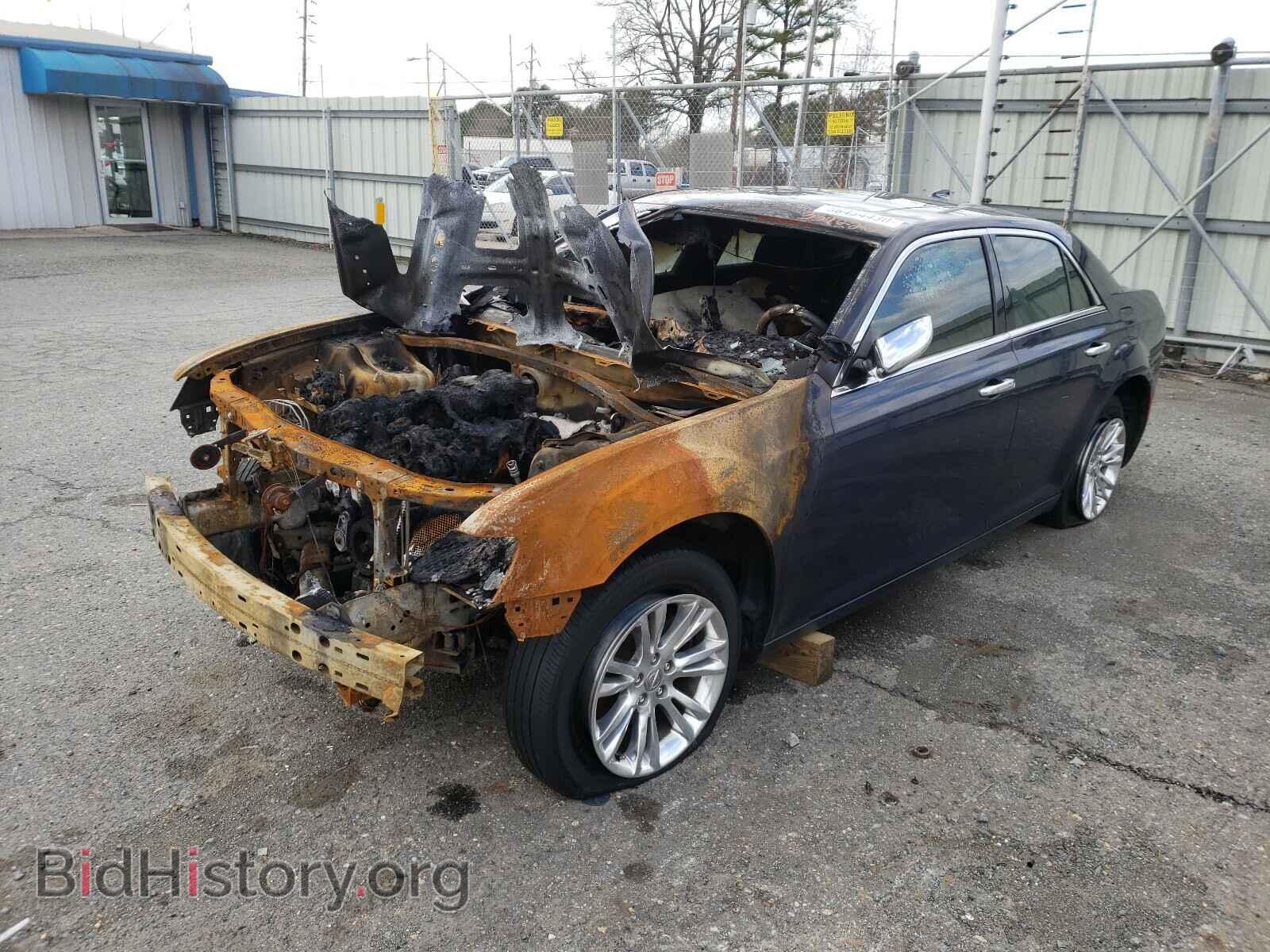 2016 CHRYSLER 300 - VIN: 2C3CCAEG2GH334220 - Фото 2