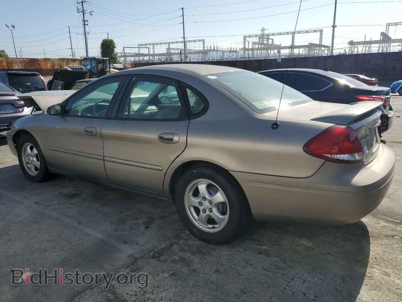 2005 FORD TAURUS - VIN: 1FAFP53215A212736 - Фото 2