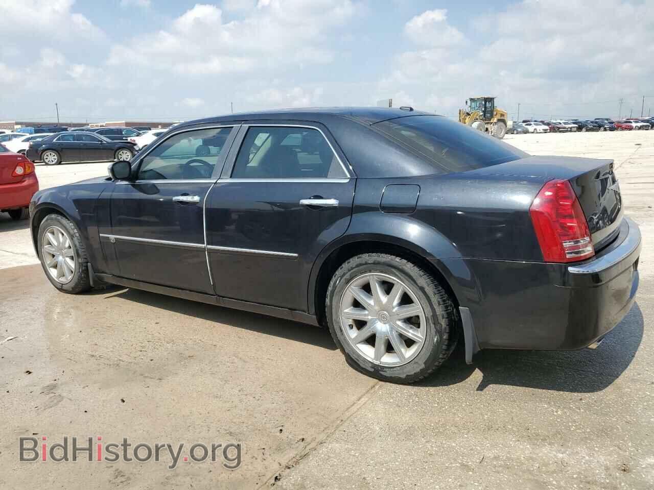 2010 CHRYSLER 300 - VIN: 2C3CA6CT3AH114367 - Фото 2