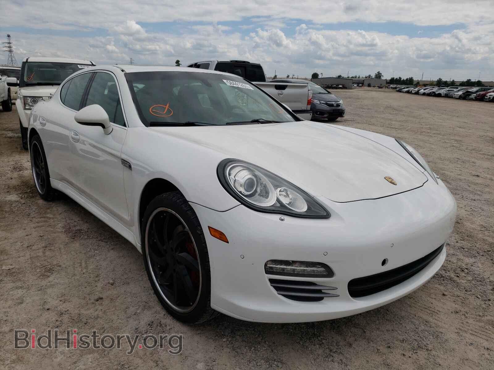 Photo WP0AB2A75BL060198 - PORSCHE PANAMERA 2011