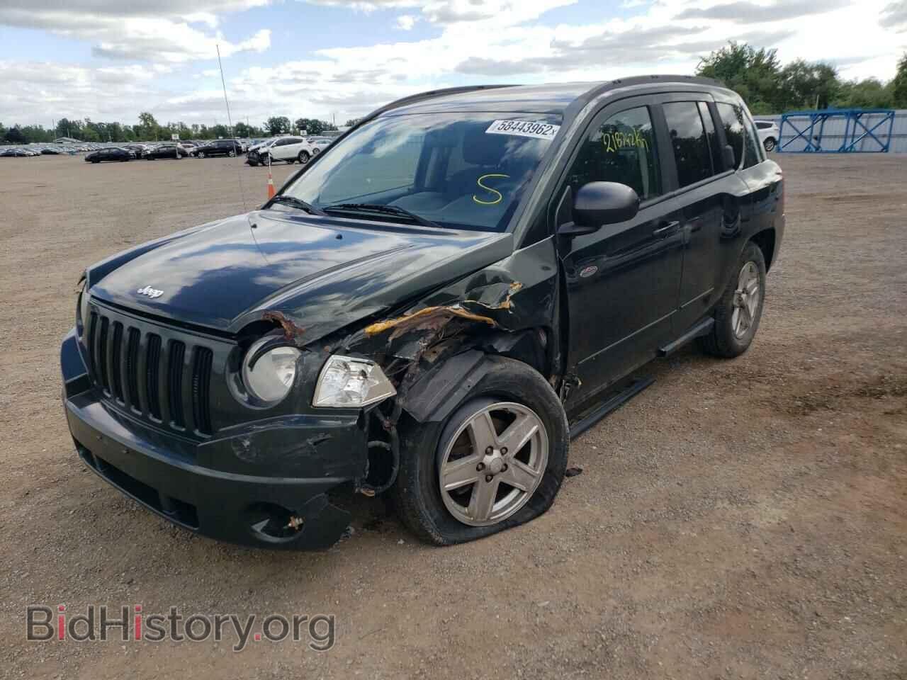 2010 JEEP COMPASS - VIN: 1J4NF4FB3AD630944 - Photo 2
