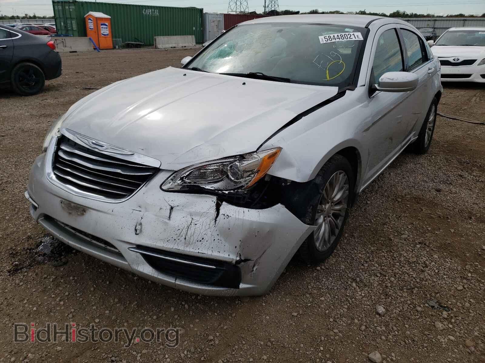 2012 CHRYSLER 200 - VIN: 1C3CCBAB1CN257146 - Фото 2