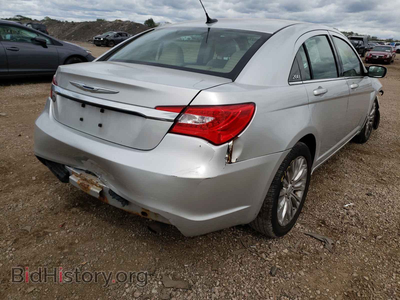 2012 CHRYSLER 200 - VIN: 1C3CCBAB1CN257146 - Фото 4