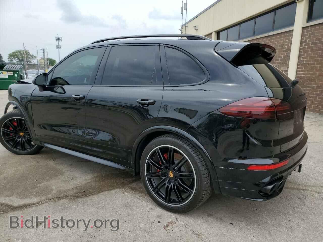 2017 PORSCHE CAYENNE - VIN: WP1AD2A29HLA83070 - Фото 2