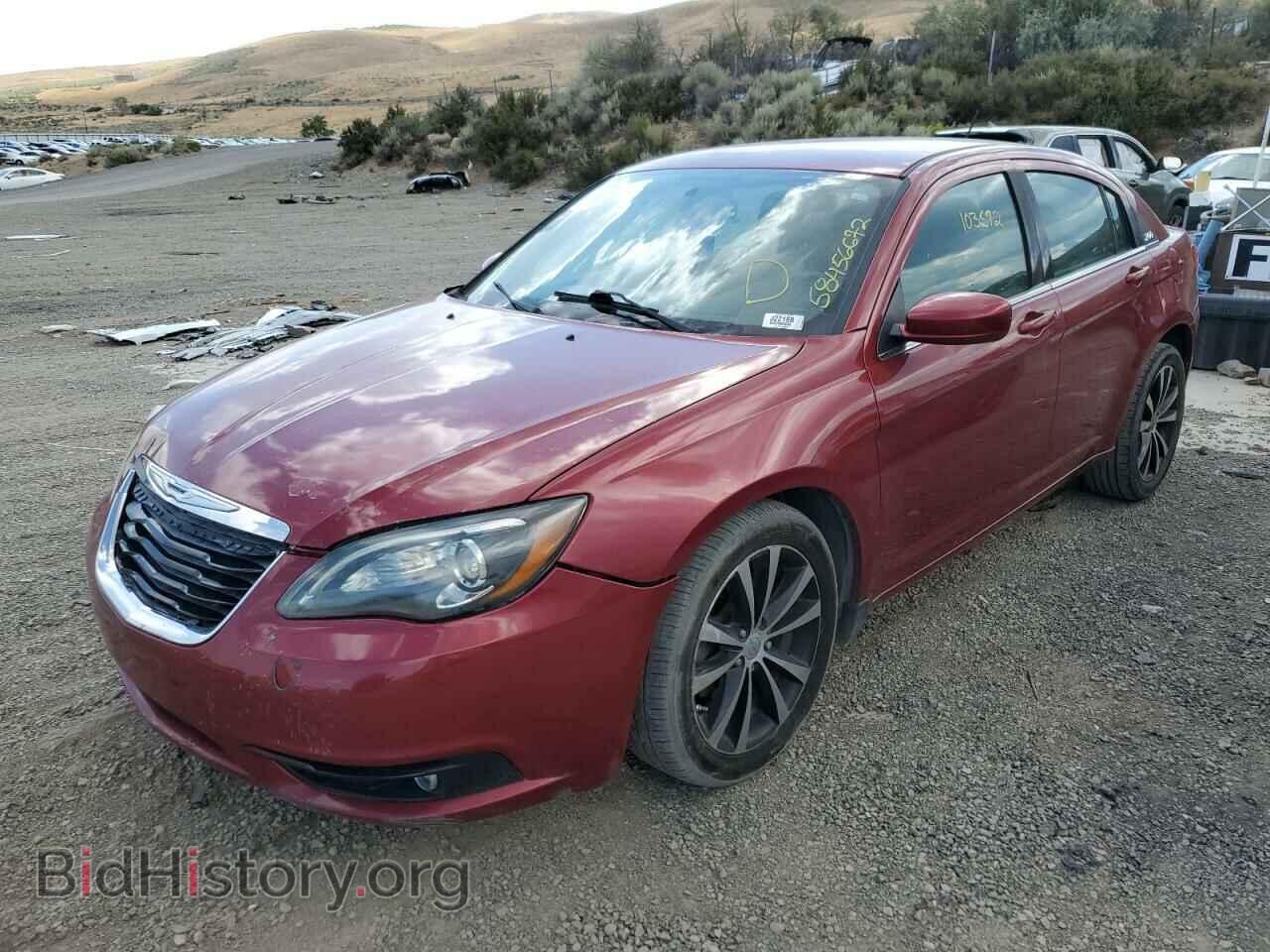 2013 CHRYSLER 200 - VIN: 1C3CCBBG0DN719868 - Фото 2