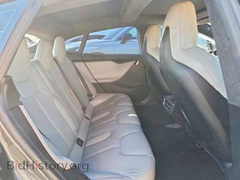 2016 Tesla MODEL S (VIN 5YJSA1E27GF131444) — photo 10 of 13