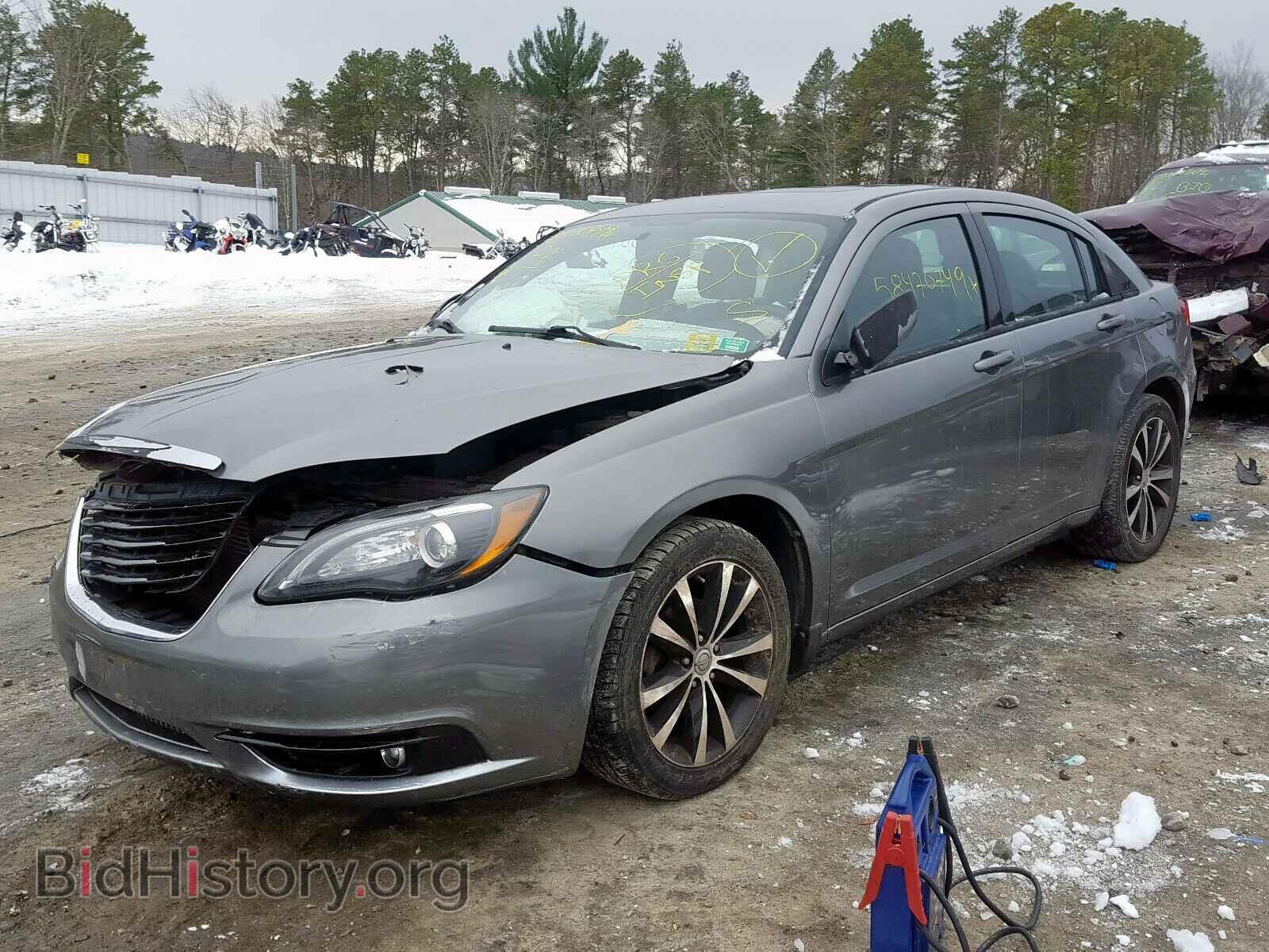 2013 CHRYSLER 200 - VIN: 1C3CCBCG0DN570795 - Фото 2