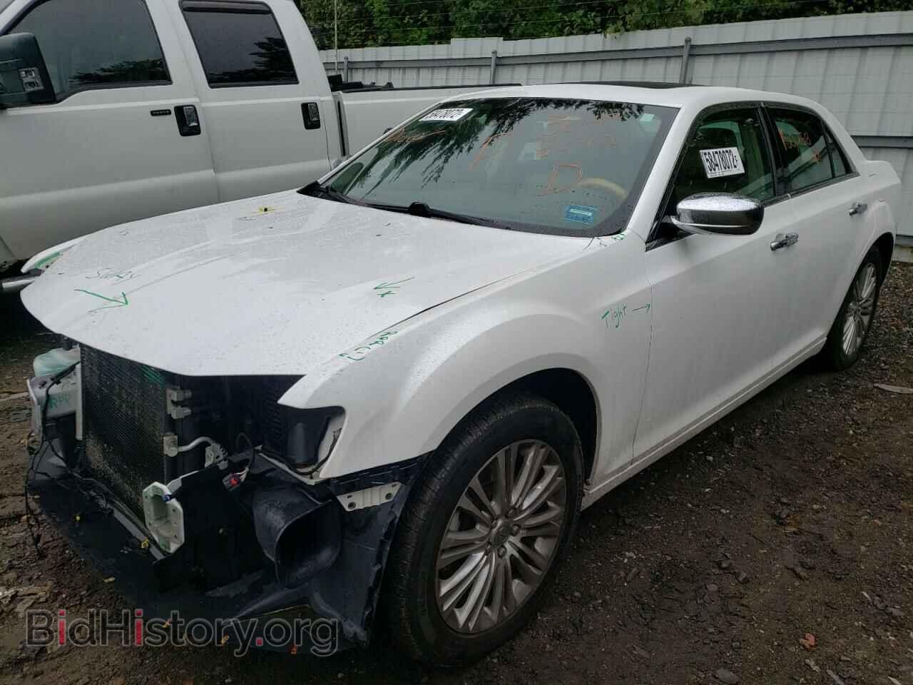 2013 CHRYSLER 300 - VIN: 2C3CCAKG3DH736165 - Фото 2
