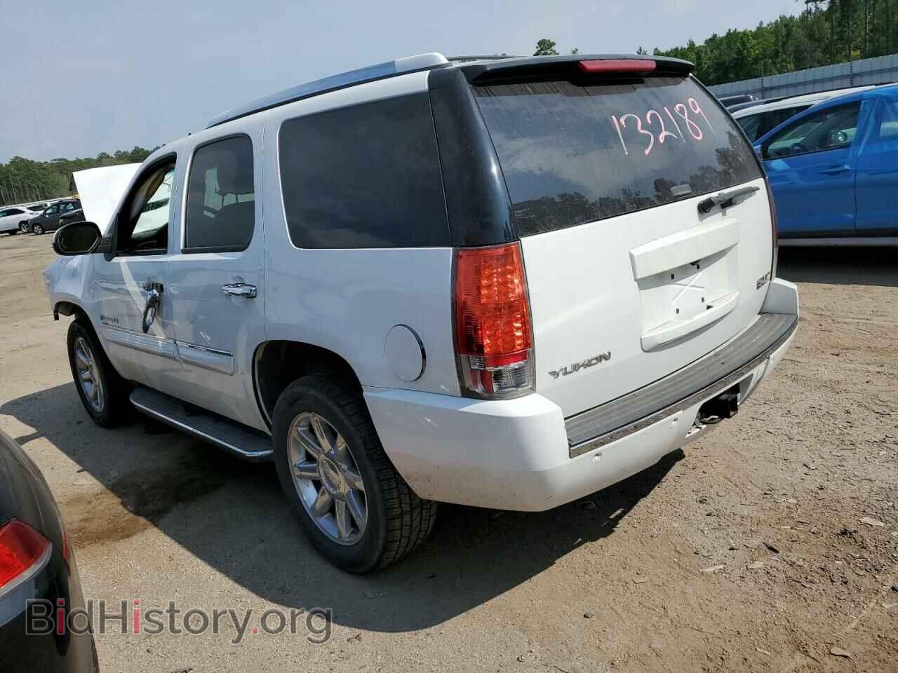 2008 GMC YUKON - VIN: 1GKFK63898J132189 - Фото 2