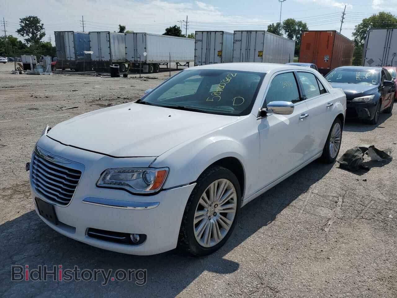 2011 CHRYSLER 300 - VIN: 2C3CA5CGXBH583986 - Фото 2