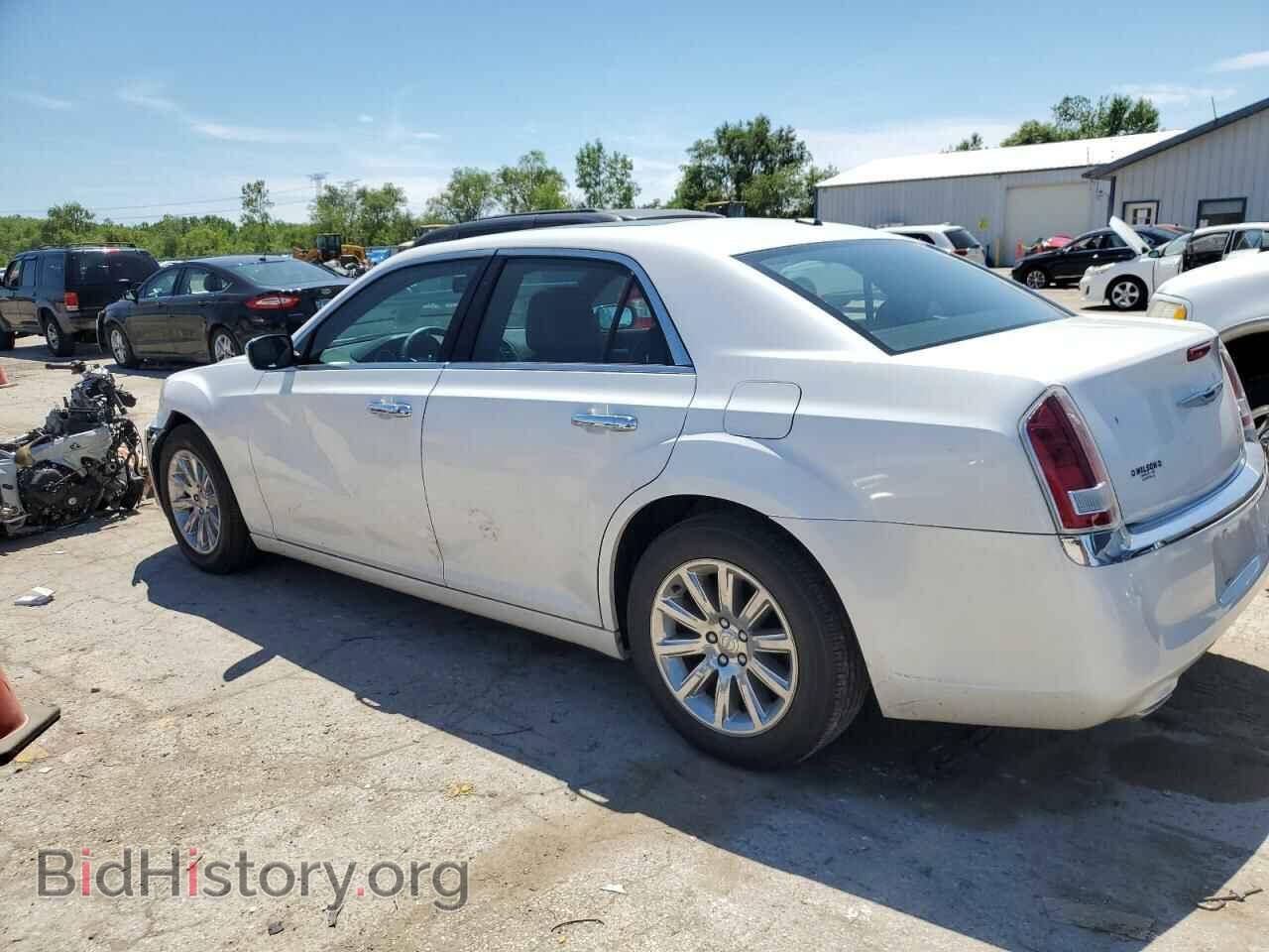 2011 CHRYSLER 300 - VIN: 2C3CA5CG9BH528591 - Фото 2