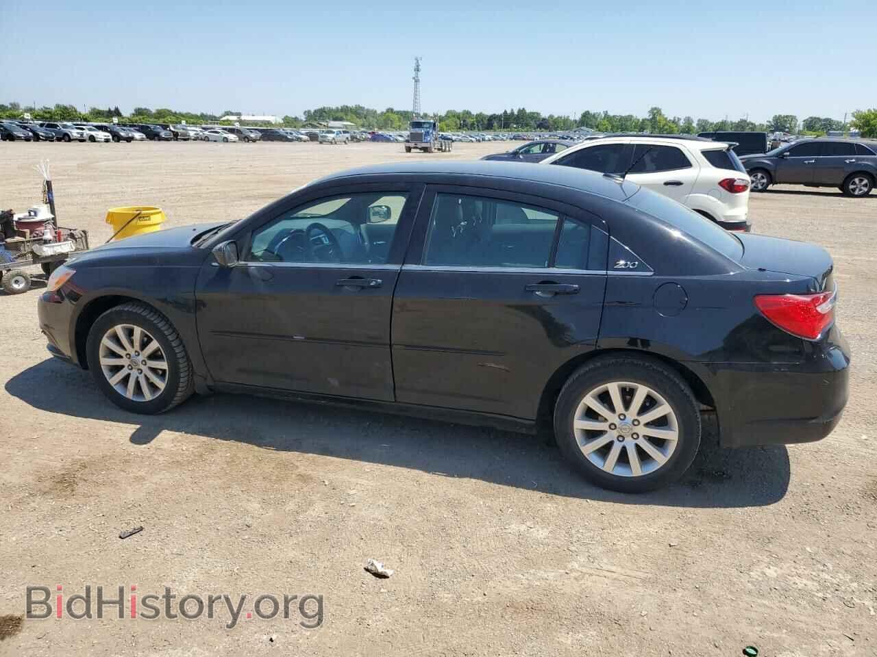 2013 CHRYSLER 200 - VIN: 1C3CCBAB0DN500026 - Фото 2