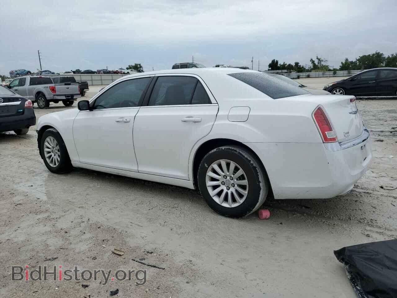 2014 CHRYSLER 300 - VIN: 2C3CCAAG0EH181100 - Фото 2