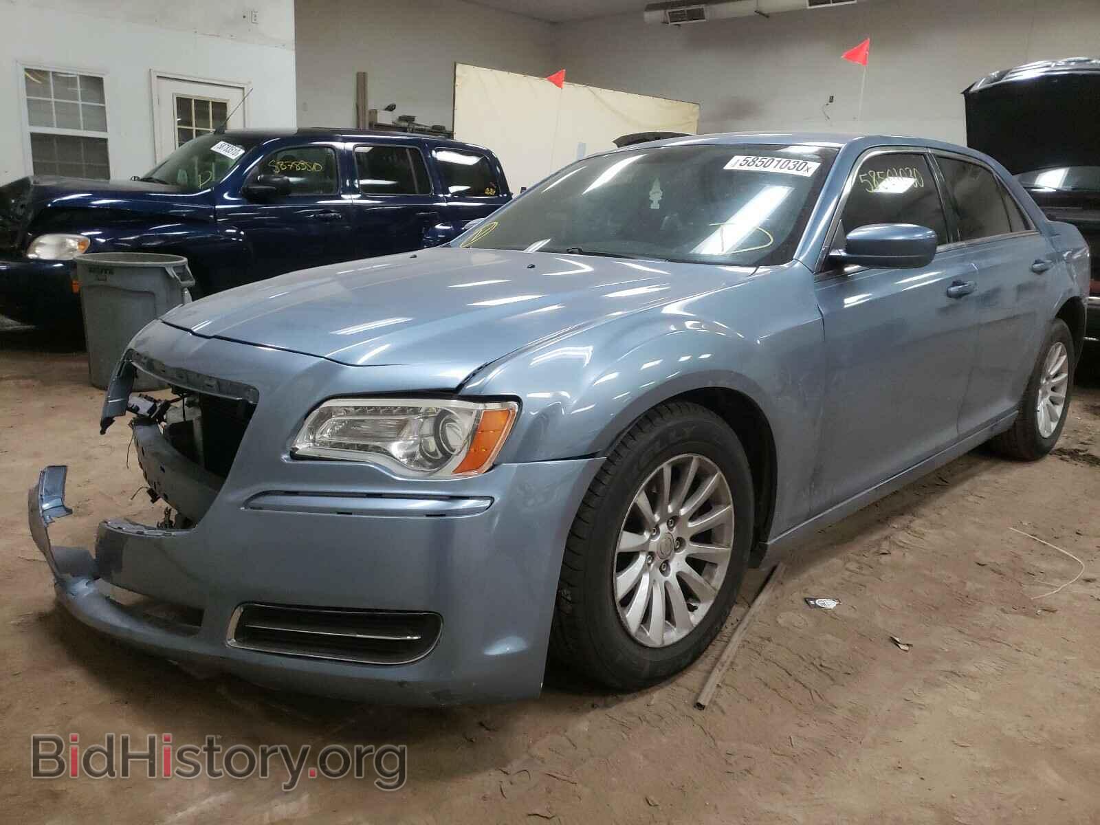 2011 CHRYSLER 300 - VIN: 2C3CA4CGXBH598398 - Фото 2
