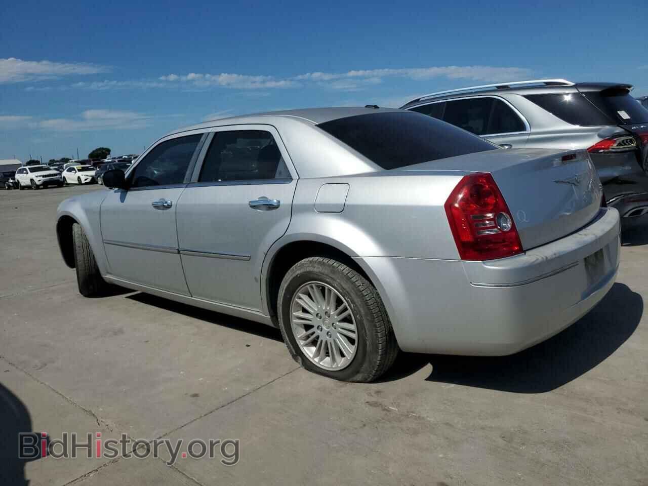 2010 CHRYSLER 300 - VIN: 2C3CA5CV2AH230347 - Фото 2