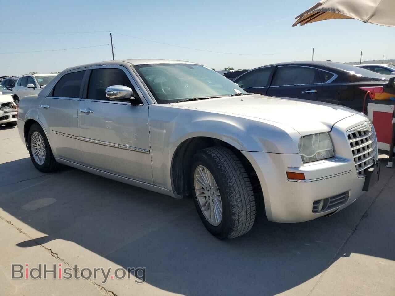2010 CHRYSLER 300 - VIN: 2C3CA5CV2AH230347 - Фото 4