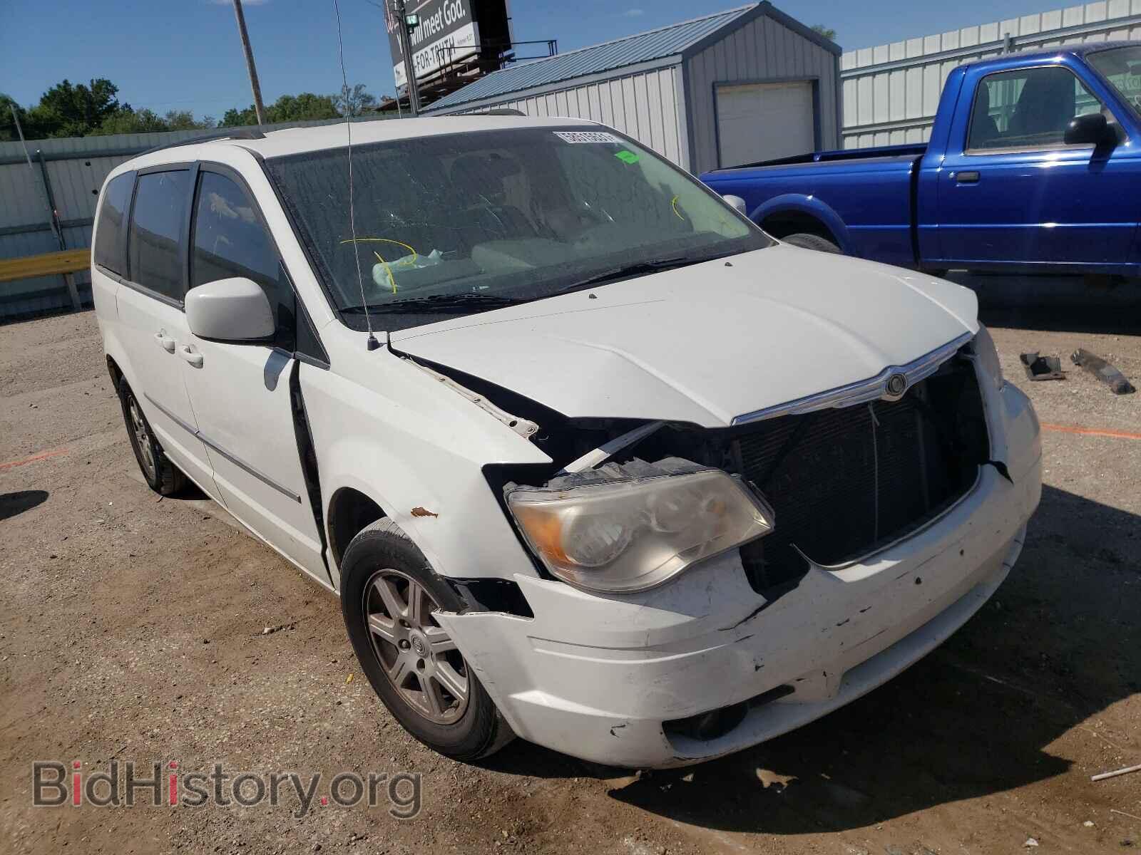 Photo 2A4RR5D14AR460518 - CHRYSLER MINIVAN 2010