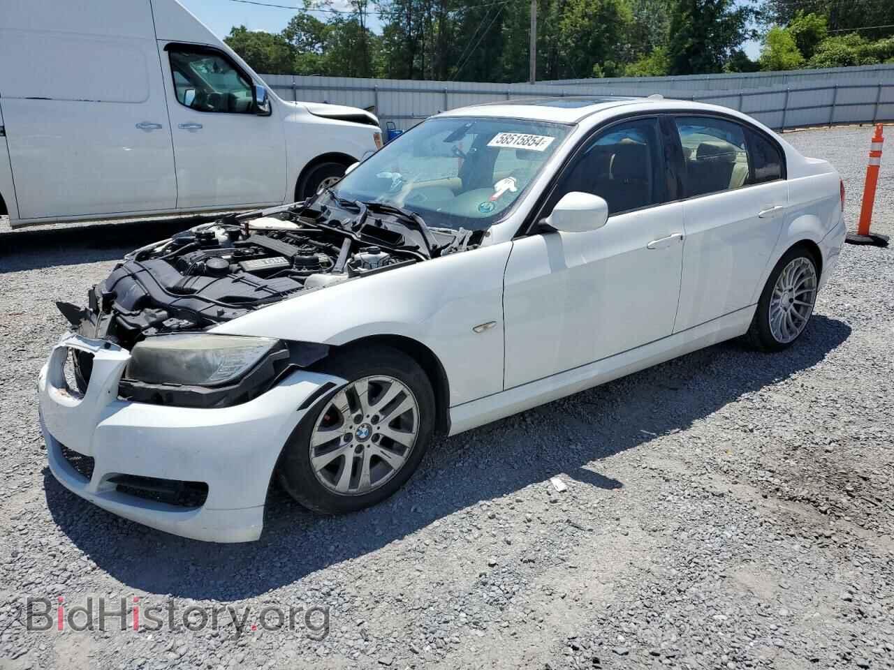 Фотография WBAPH7C57BE851917 - BMW 3 SERIES 2011