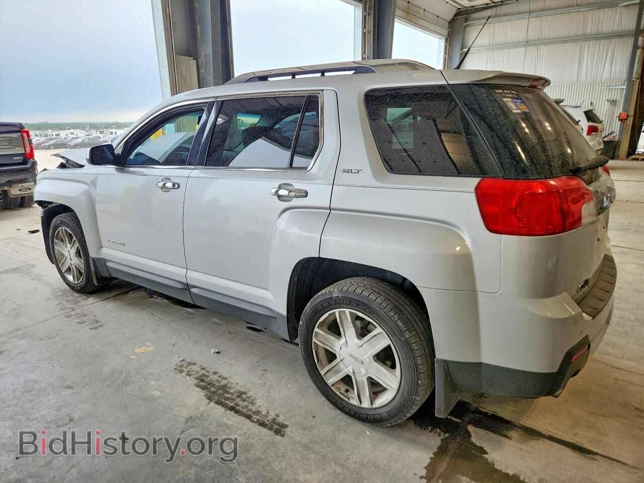 2011 GMC TERRAIN - VIN: 2CTFLXE55B6440874 - Photo 2