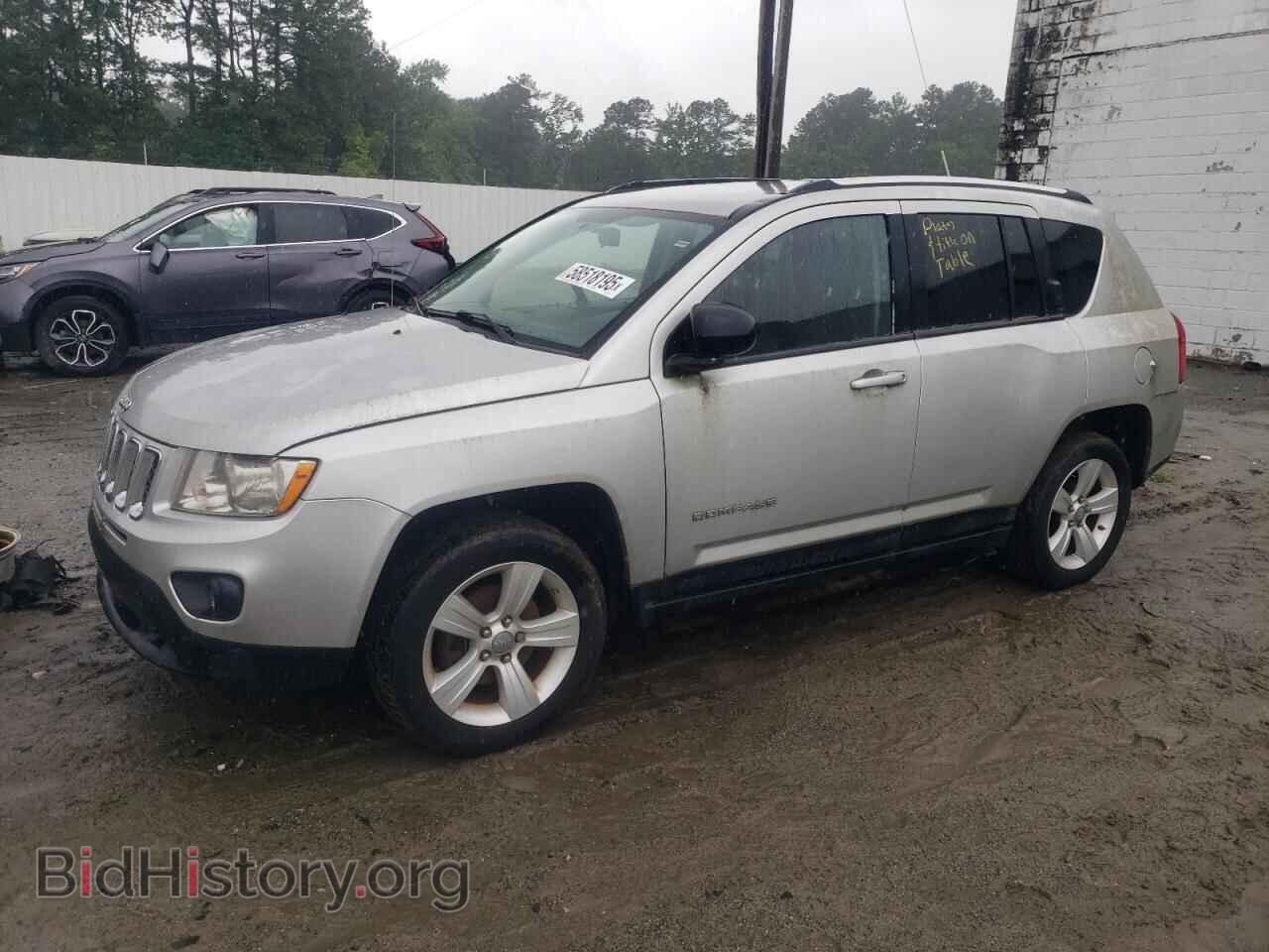 Photo 1J4NF1FB8BD227638 - JEEP COMPASS 2011