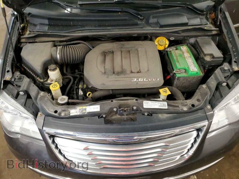2016 Chrysler MINIVAN (VIN 2C4RC1BG1GR165120) — photo 12 of 13