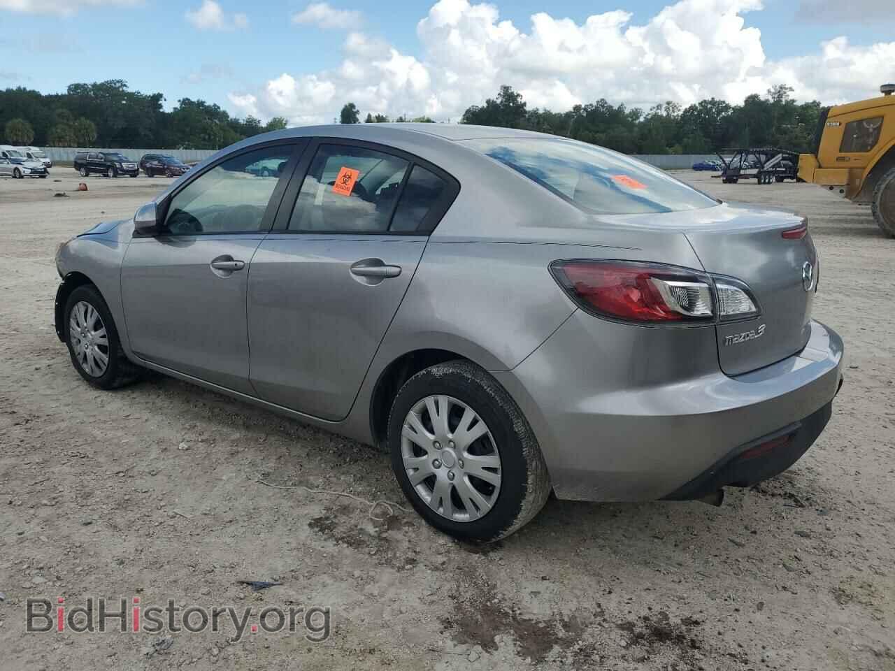 2011 MAZDA 3 - VIN: JM1BL1UF4B1393941 - Фото 2