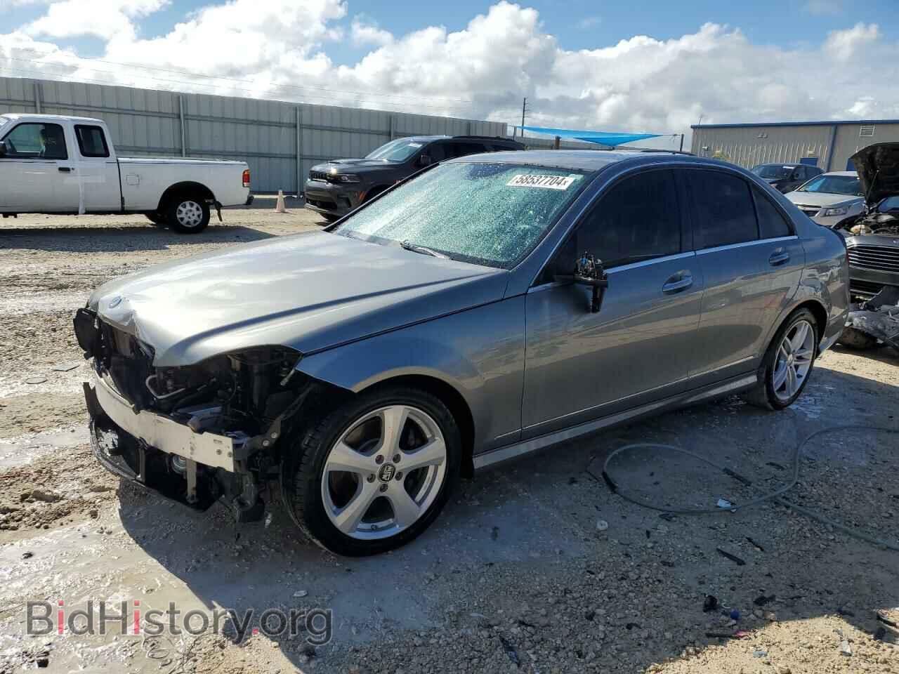 Photo WDDGF8AB4DR242552 - MERCEDES-BENZ C-CLASS 2013