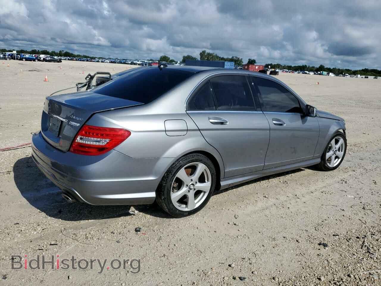 2013 MERCEDES-BENZ C-CLASS - VIN: WDDGF8AB4DR242552 - Фото 3