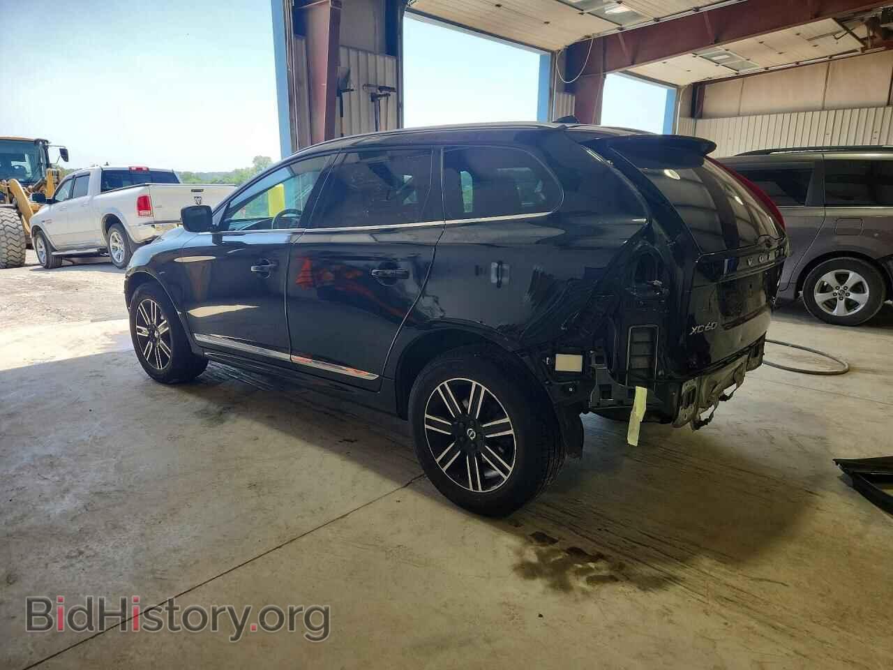 2017 VOLVO XC60 - VIN: YV440MRR3H2024574 - Photo 2