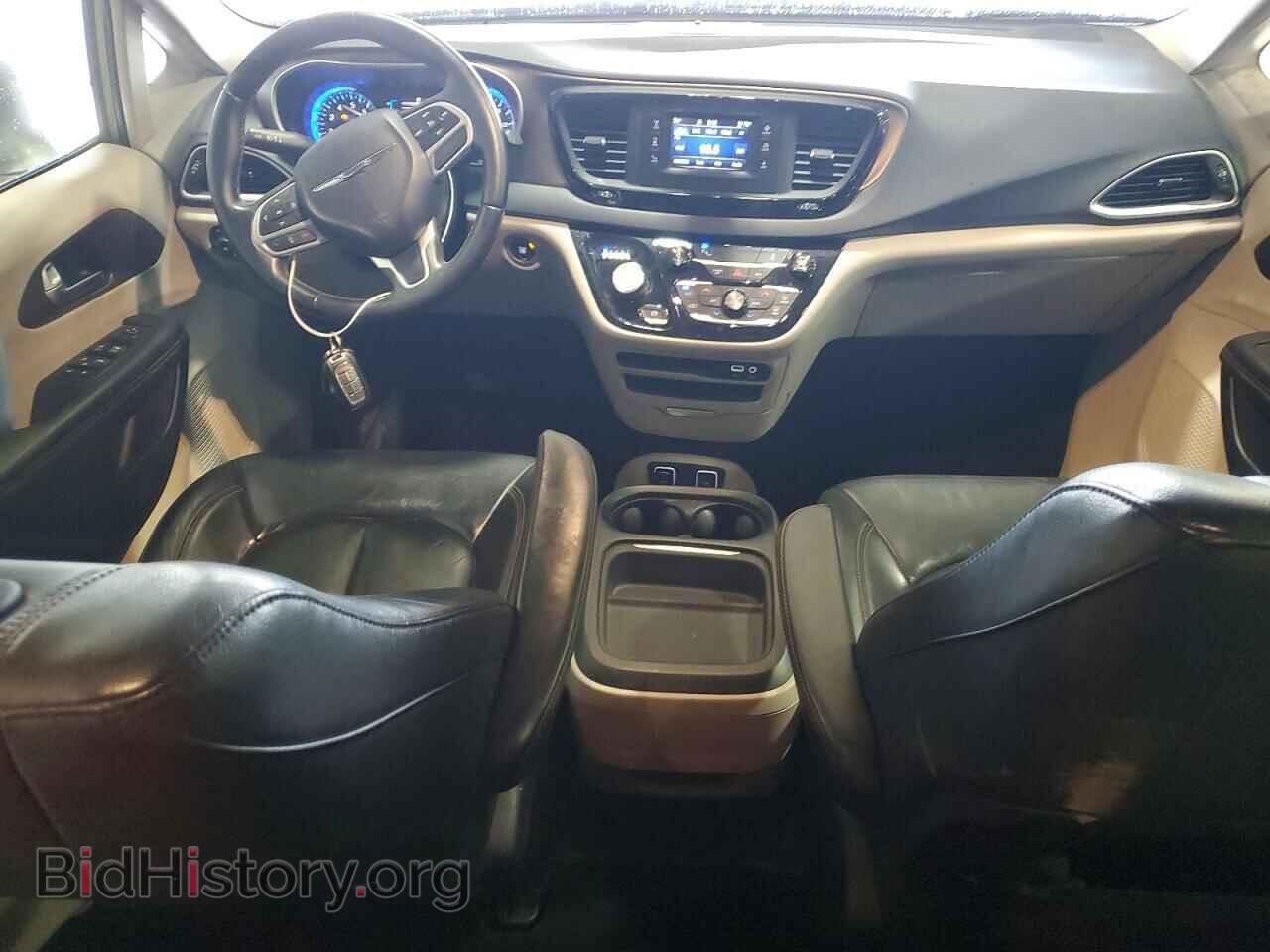 2017 CHRYSLER PACIFICA - VIN: 2C4RC1BG8HR642742 - Photo 8