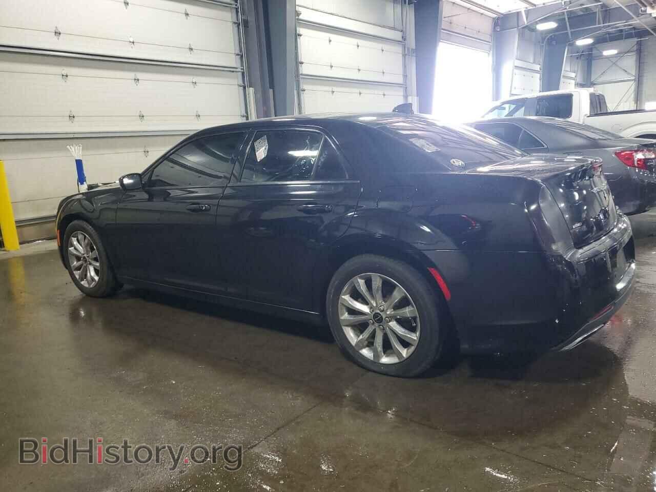 2017 CHRYSLER 300 - VIN: 2C3CCAGG3HH553184 - Фото 2
