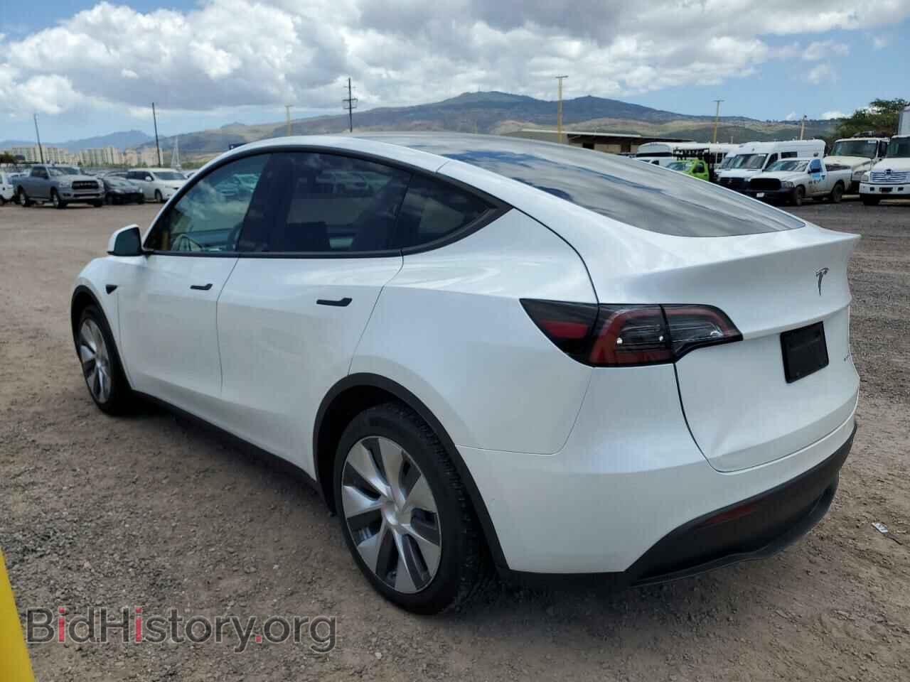2022 TESLA MODEL Y - VIN: 7SAYGDEE4NF511006 - Фото 2