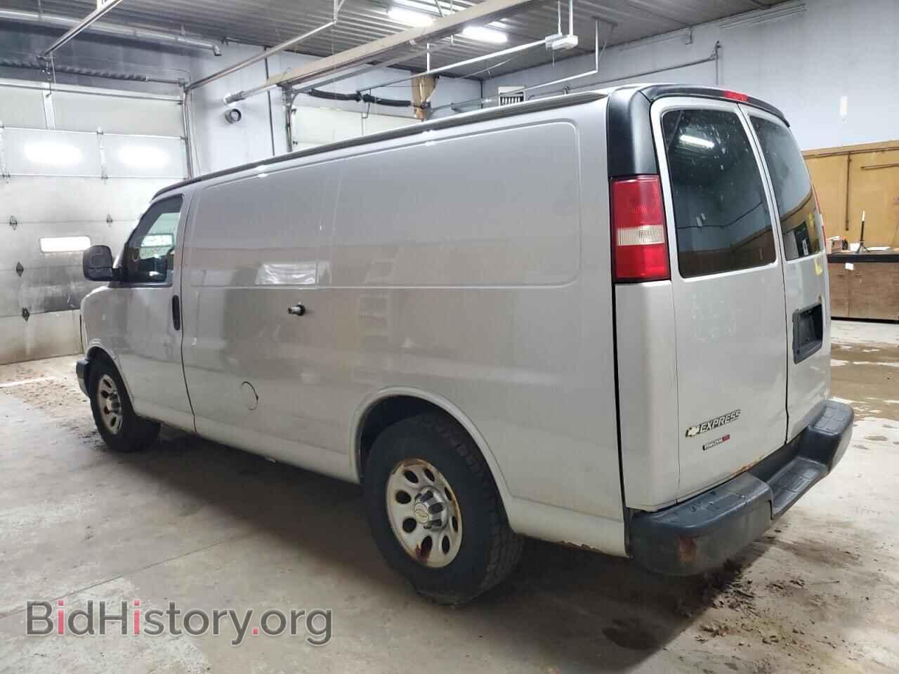 2011 CHEVROLET EXPRESS - VIN: 1GCSHAF45B1133867 - Фото 2