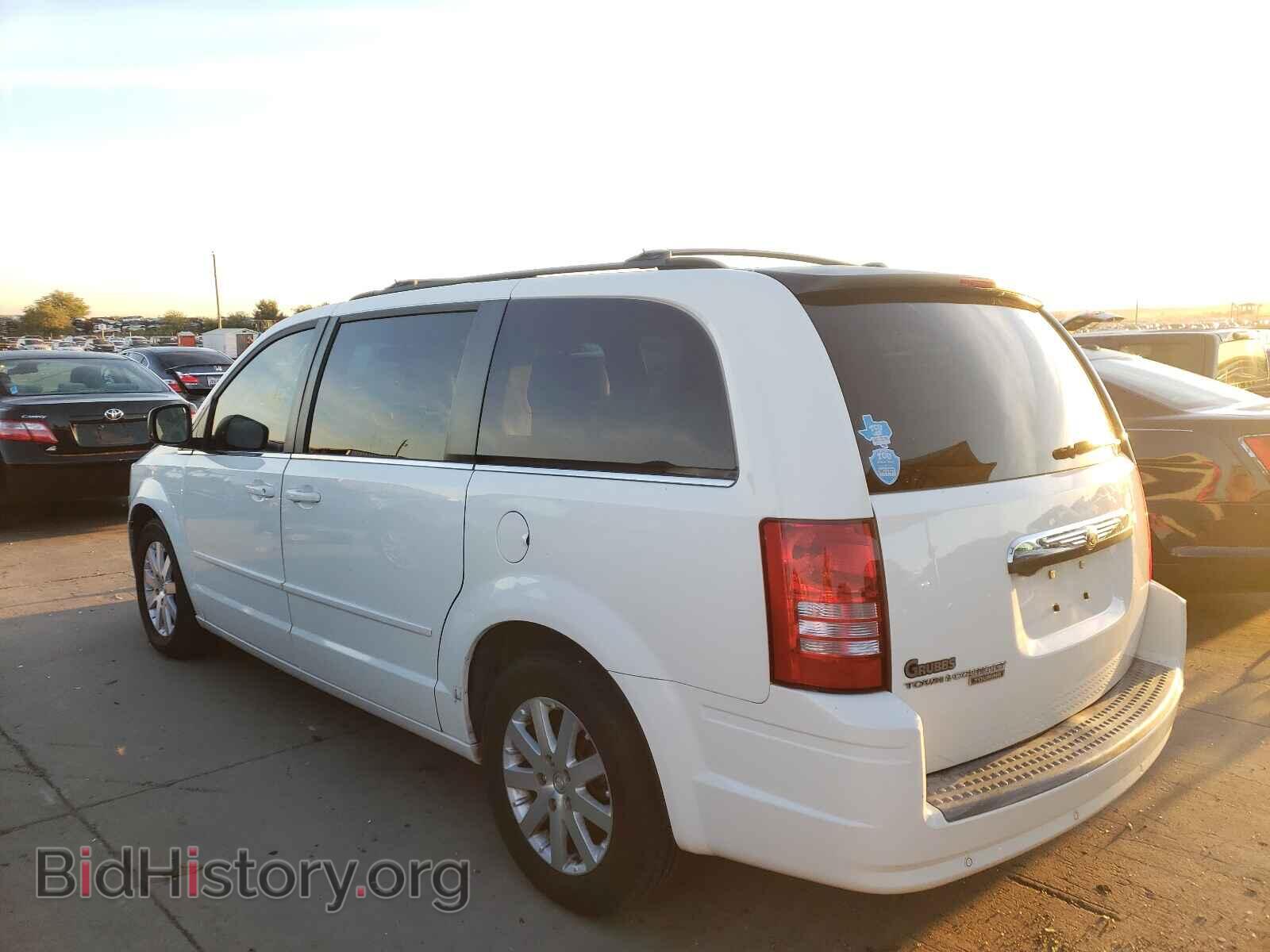 2008 CHRYSLER MINIVAN - VIN: 2A8HR54P08R736895 - Фото 3