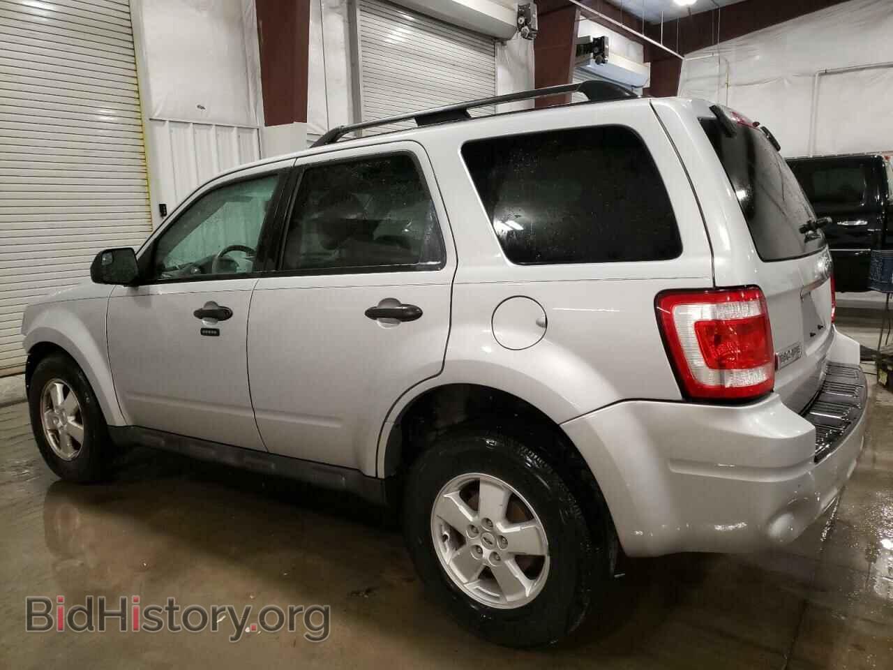 2011 FORD ESCAPE - VIN: 1FMCU0D70BKA72618 - Photo 2