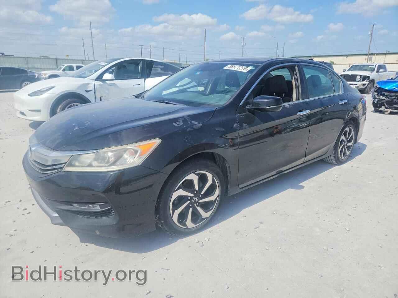 Photo 1HGCR2F04HA023942 - HONDA ACCORD 2017